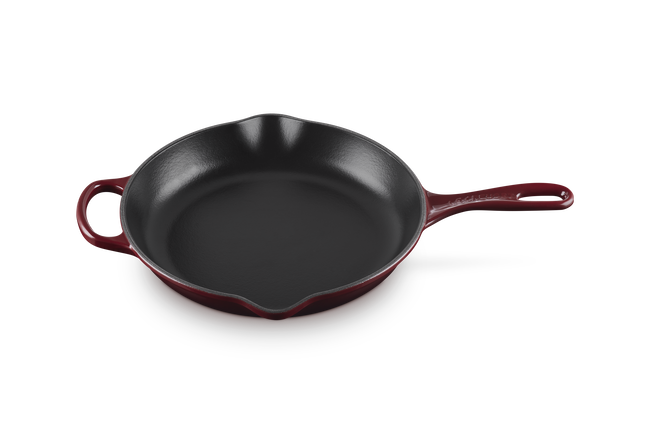 Le Creuset Cast Iron Signature Skillet 26cm GarnetGarnet image number 2